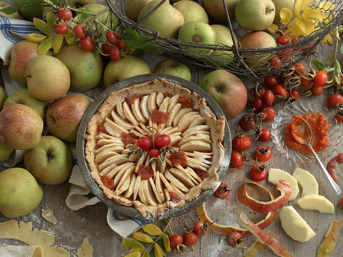 Apfelkuchen mit Hagebuttenmarmelade