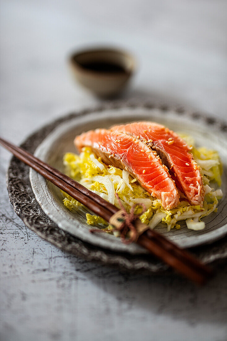 Salmon tataki with ponzu and Japanese cabbage salad (Japan)