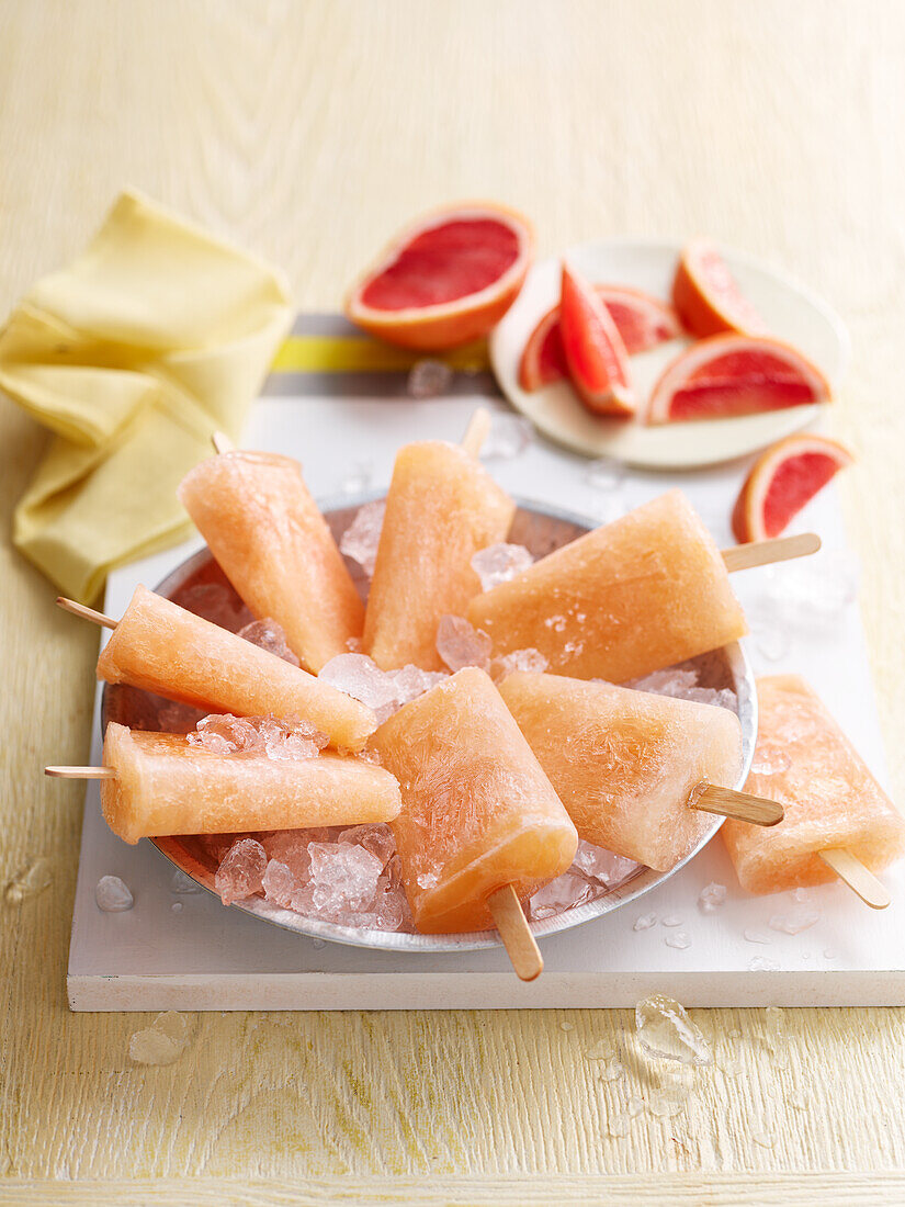 Grapefruit-Limetten-Eis am Stiel