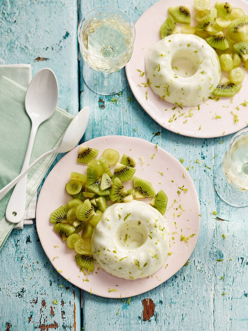 Lime panna cotta with kiwi and grapes