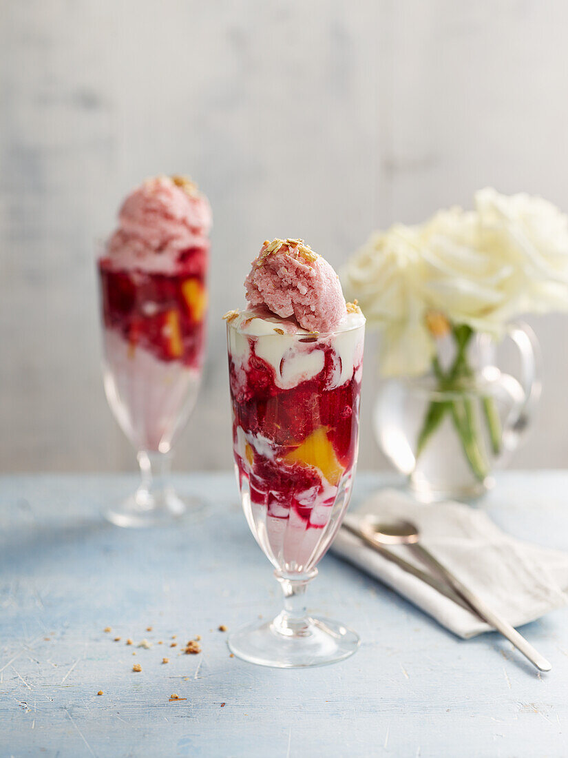 Knickerbocker Glory (ice cream sundae with berries and cream, England)
