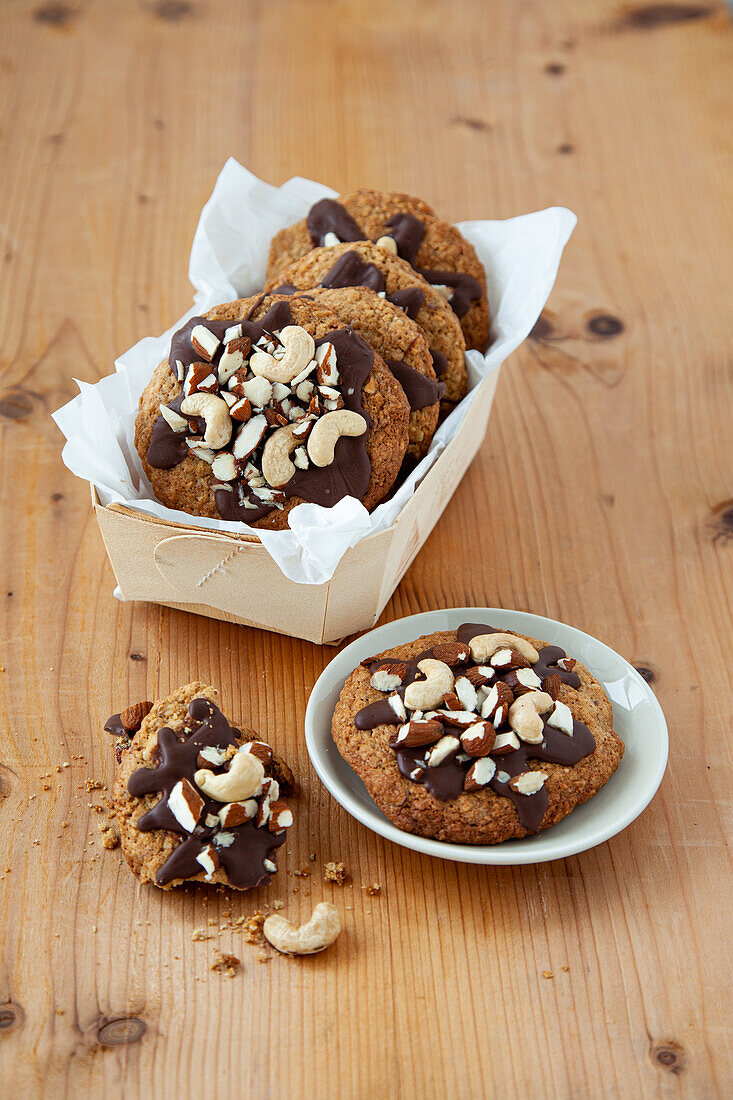 Cashew-almond cookies