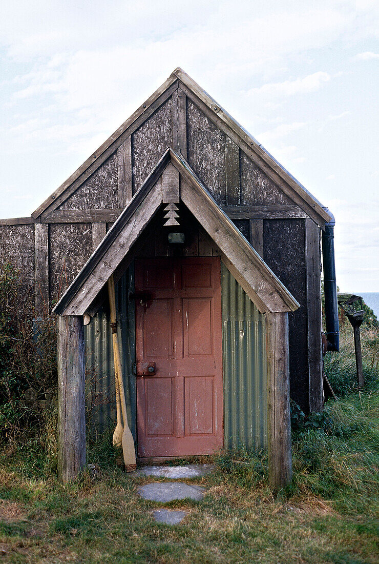 Rustikales Bootshaus aus Holz