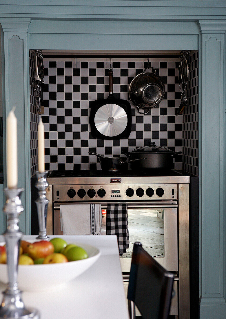 Kitchen range cooker in Grade I listed Elizabethan manor house in Kent 