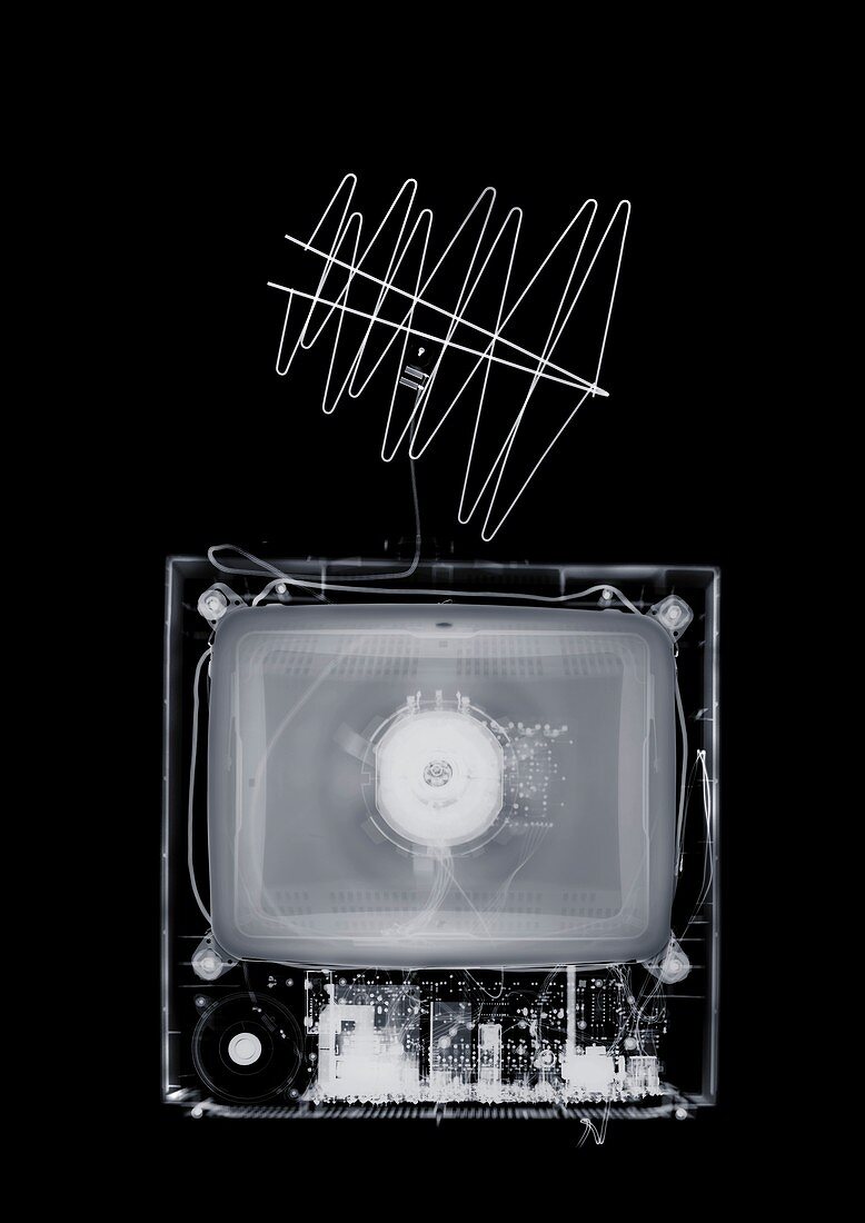 Television set and indoor aerial, X-ray