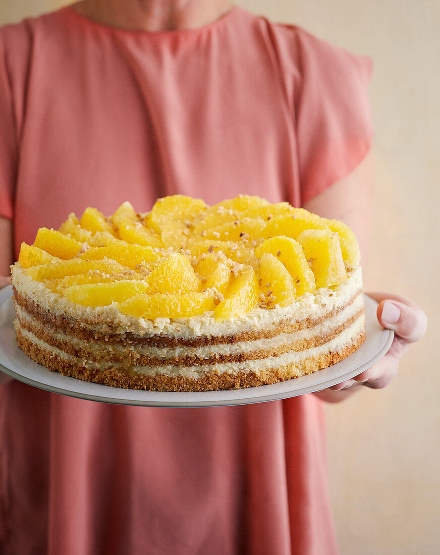 Brittle orange buttercream cake