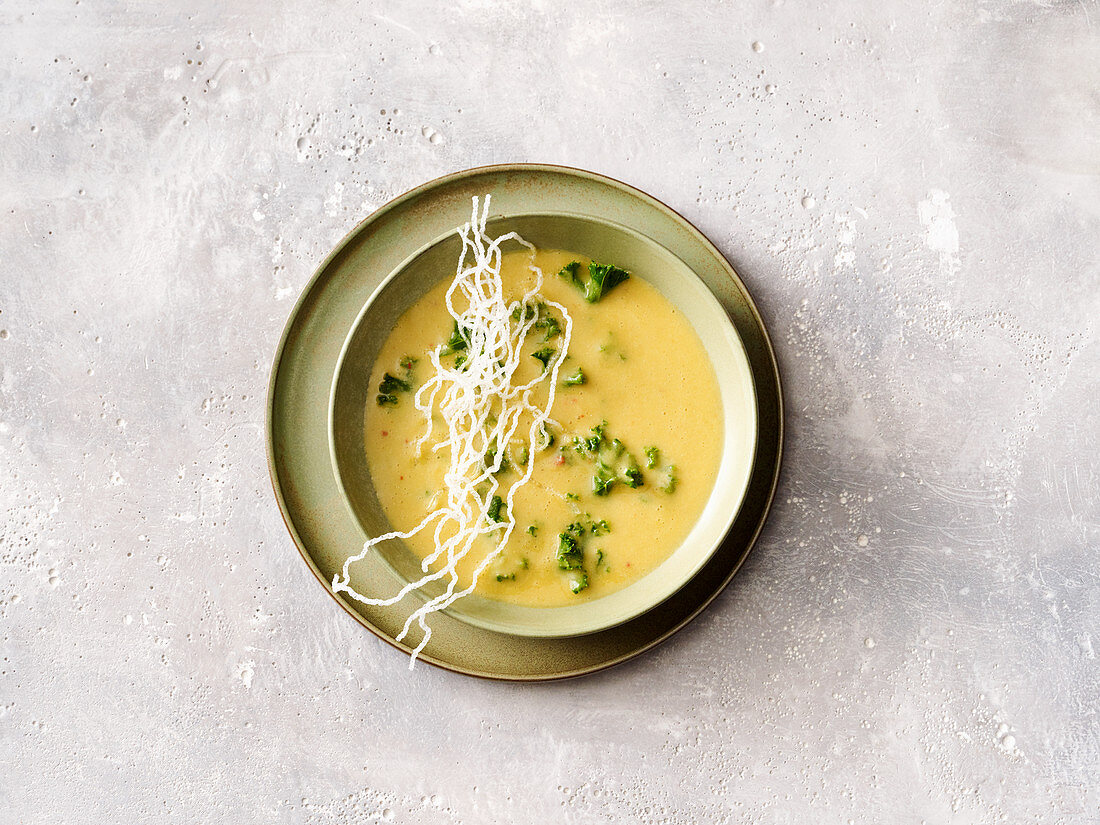 Red lentil soup with kale and fried glass noodles