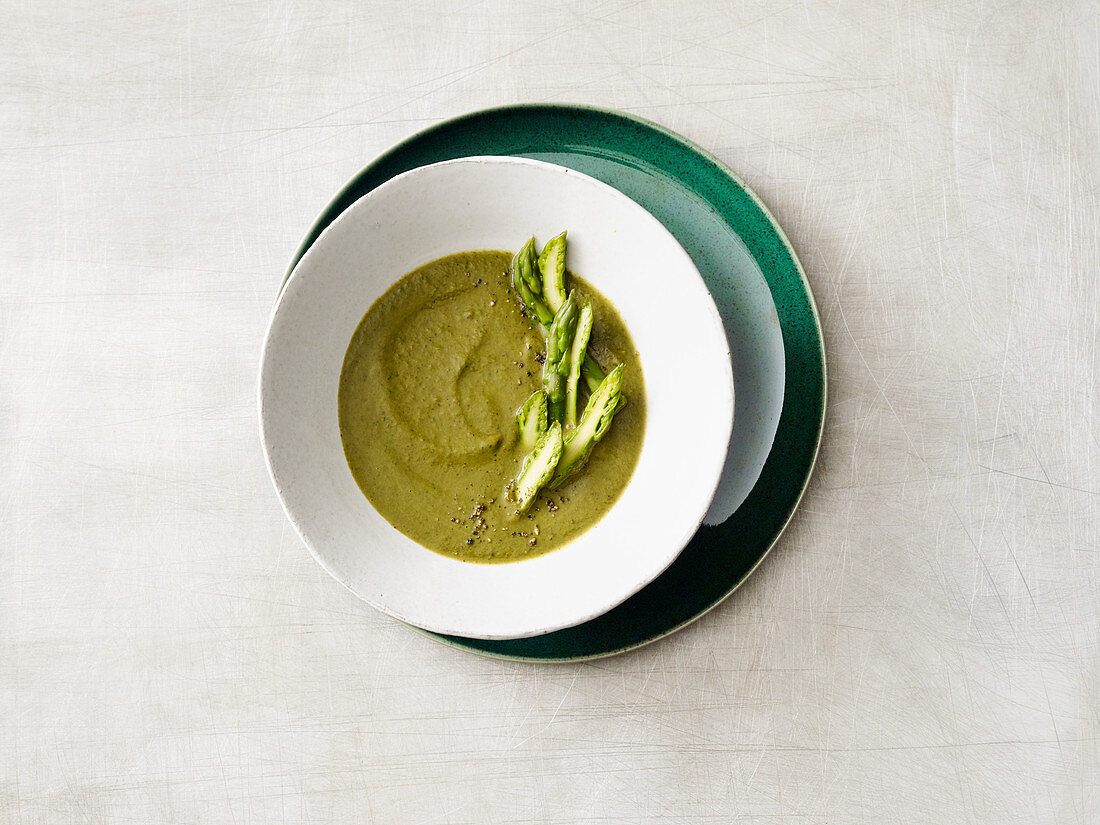 Vegan leek and asparagus soup with mushrooms