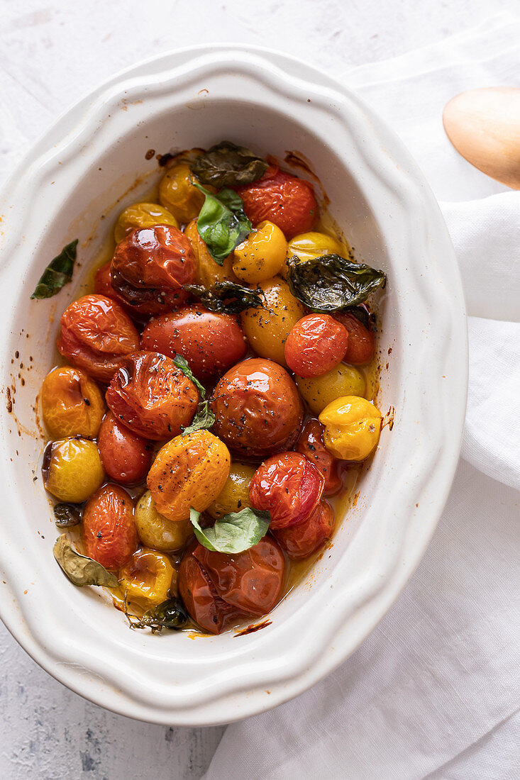 Tomatenconfit mit Basilikum