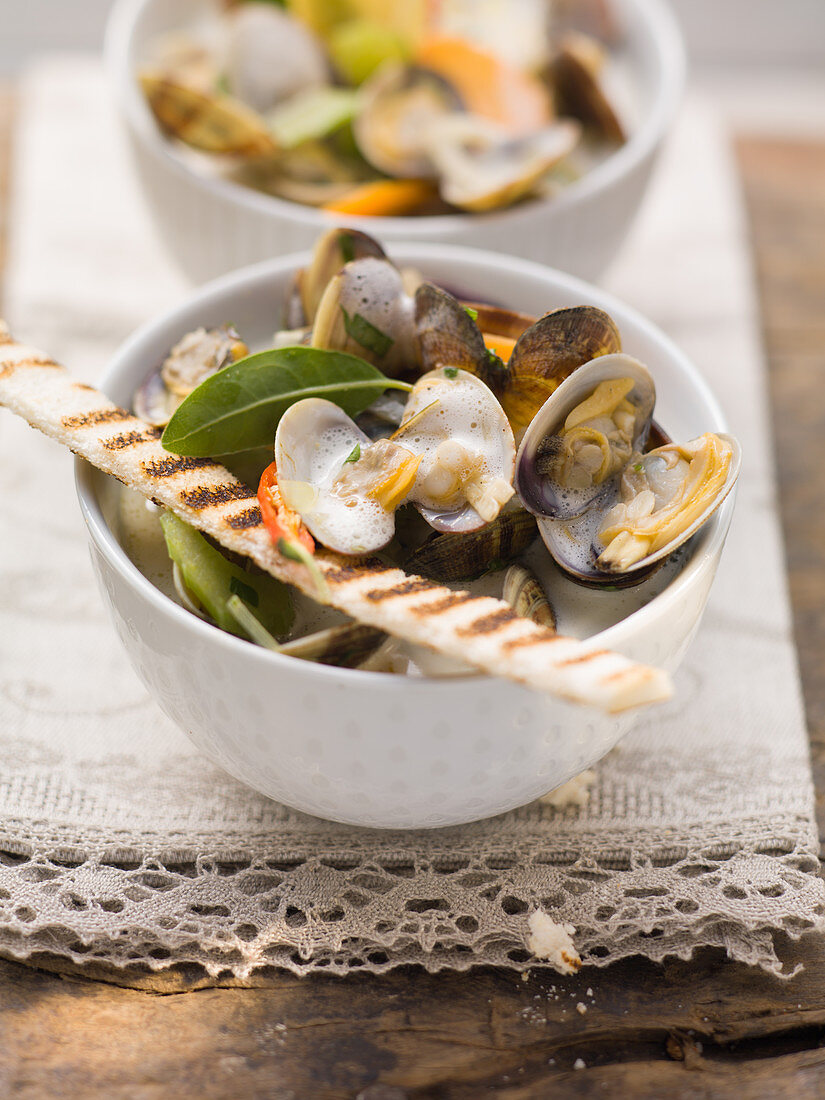 Clams in a white wine sauce