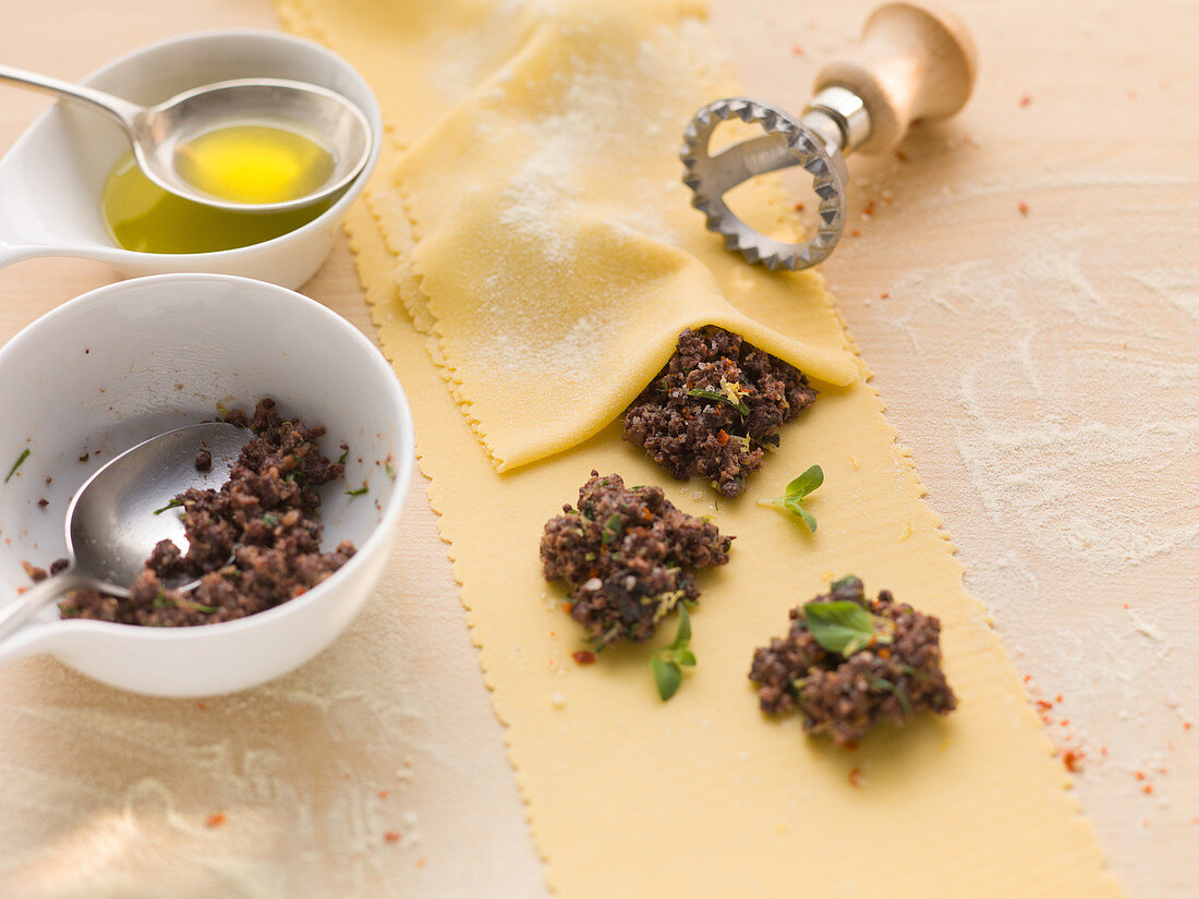 Ravioli filled with black pudding