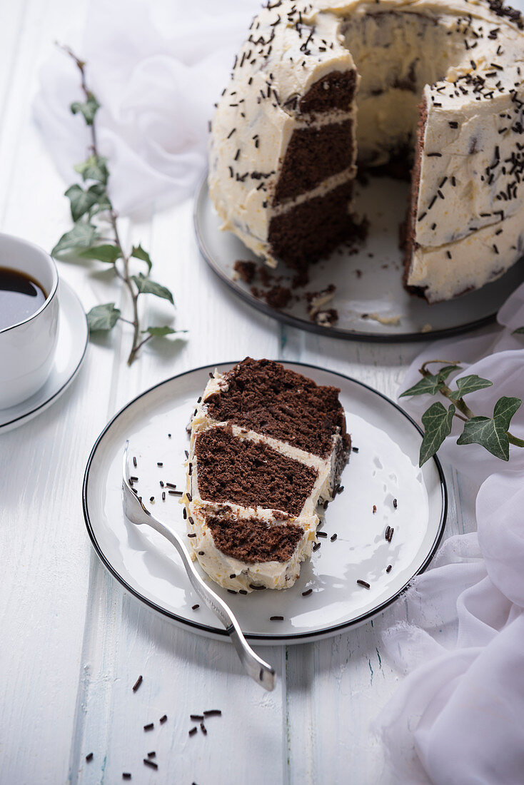Chocolate Bundt cake with soya vegan eggnog cream