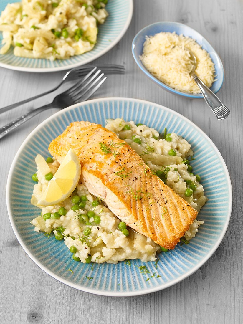 Fennel risotto with salmon fillet