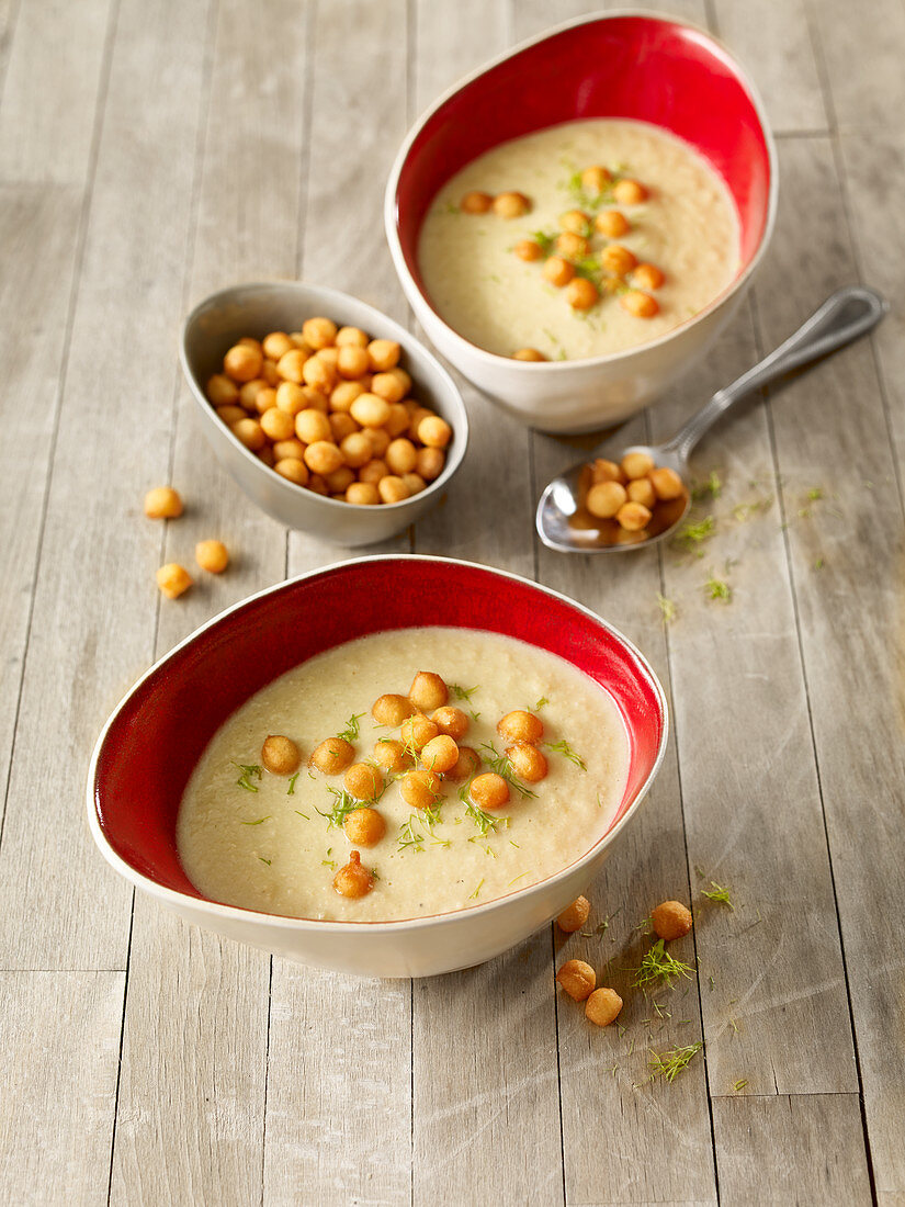 Fennel soup with chickpeas