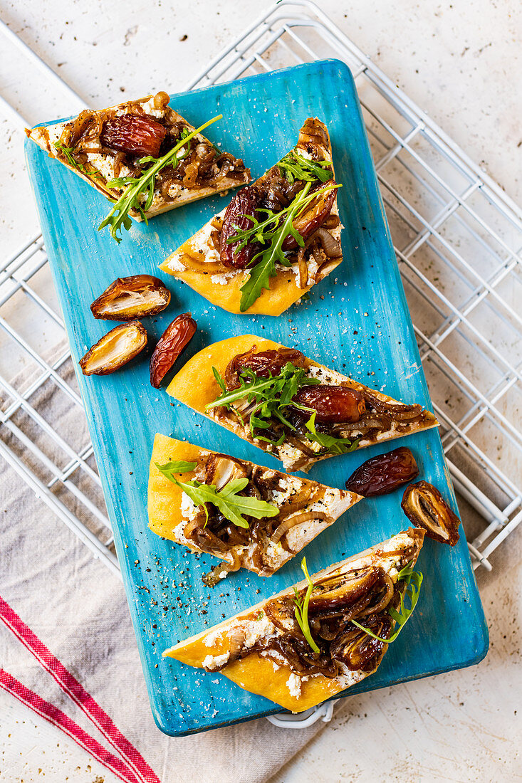 Barbecued flatbreads with dates