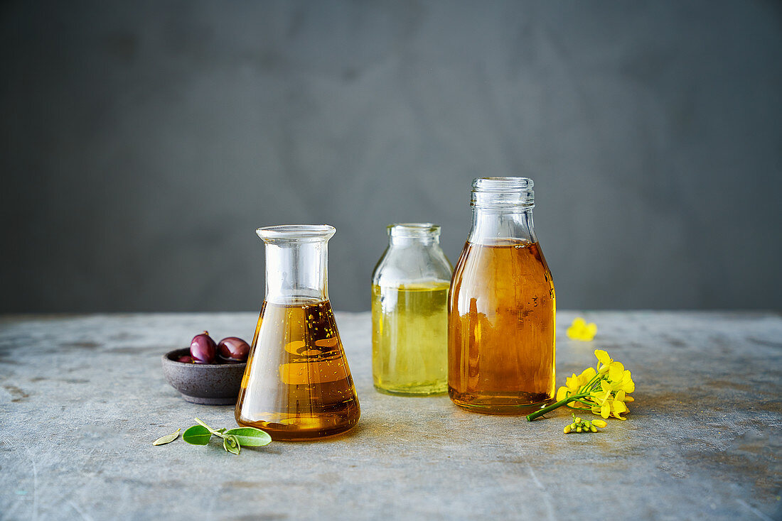 Olivenöl, Rapsöl und Sonnenblumenöl