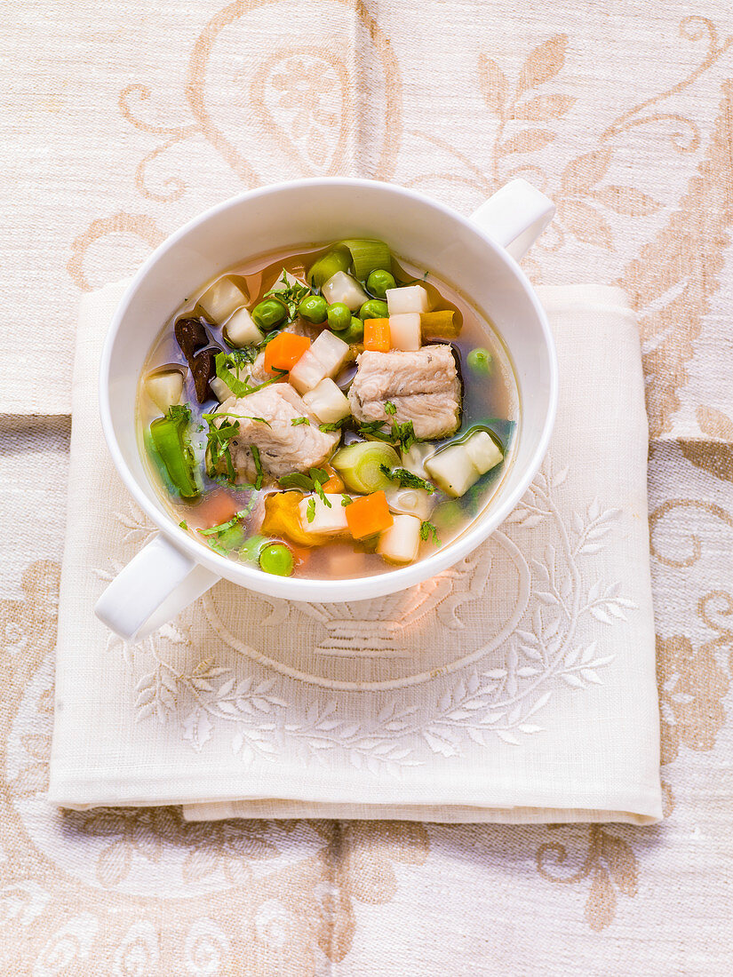 Vegetable soup with eel
