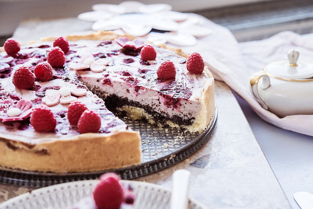 Veganer Mohn-Käsekuchen mit Beeren