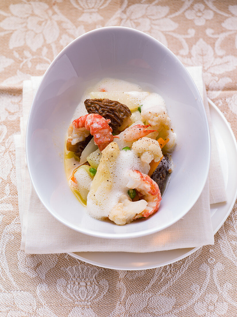 Seafood varieties with scampi and morels