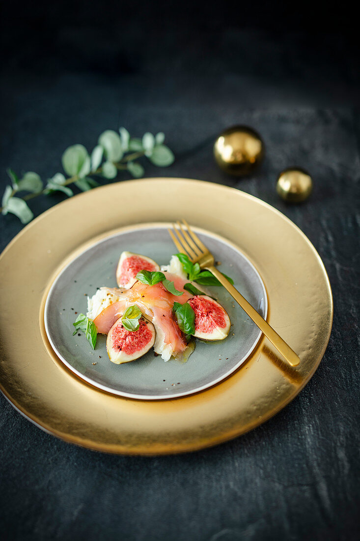 Figs with parma ham and basil
