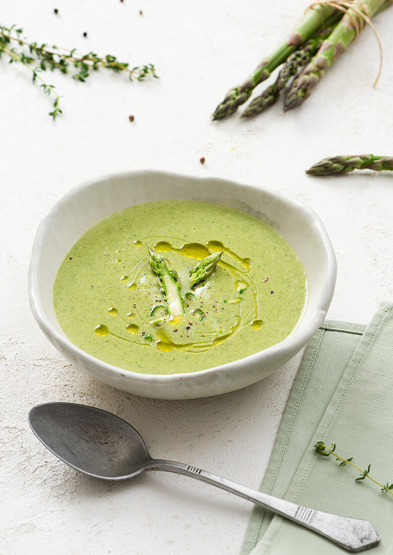 Creamed asparagus soup