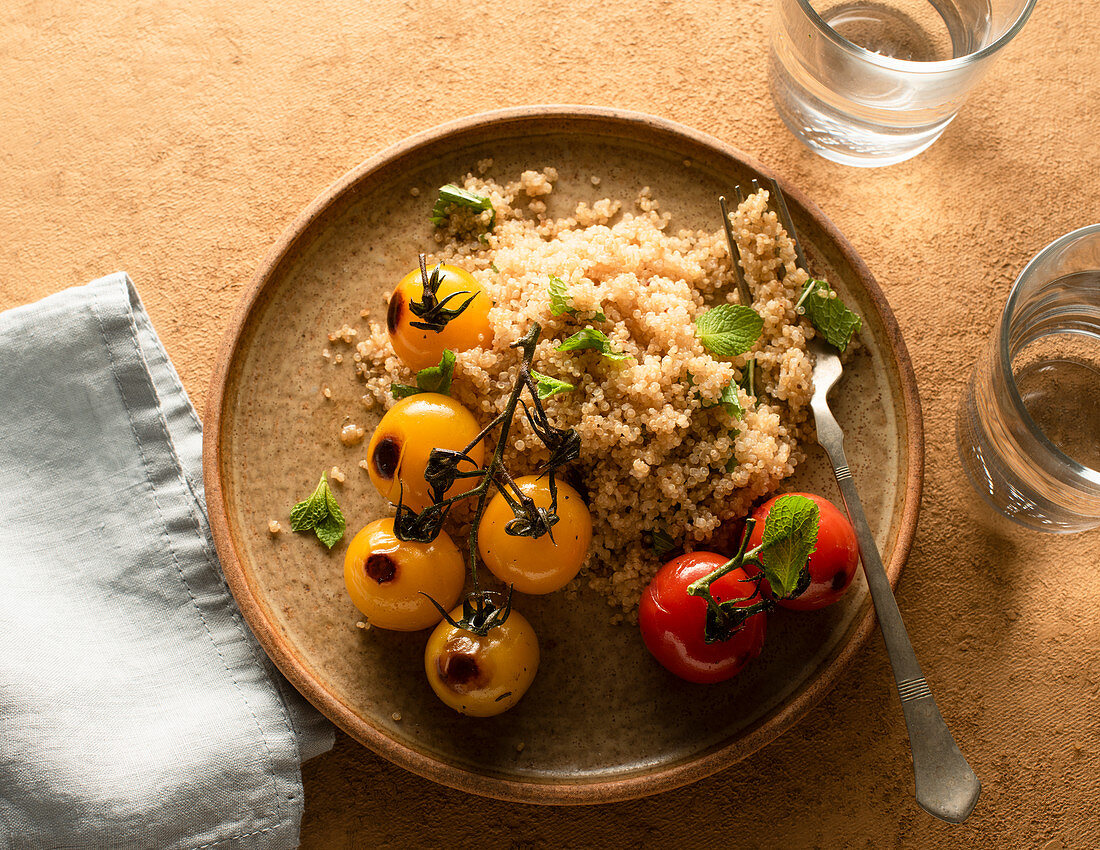 Gebratene Tomaten mit Quinoa