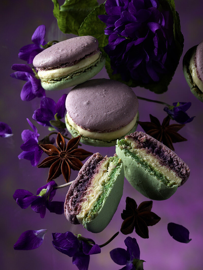 Macarons with violets and star anise