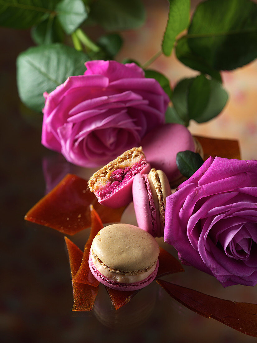 Macarons with caramel and roses