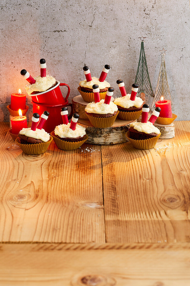 Santa-Claus-Cupcakes