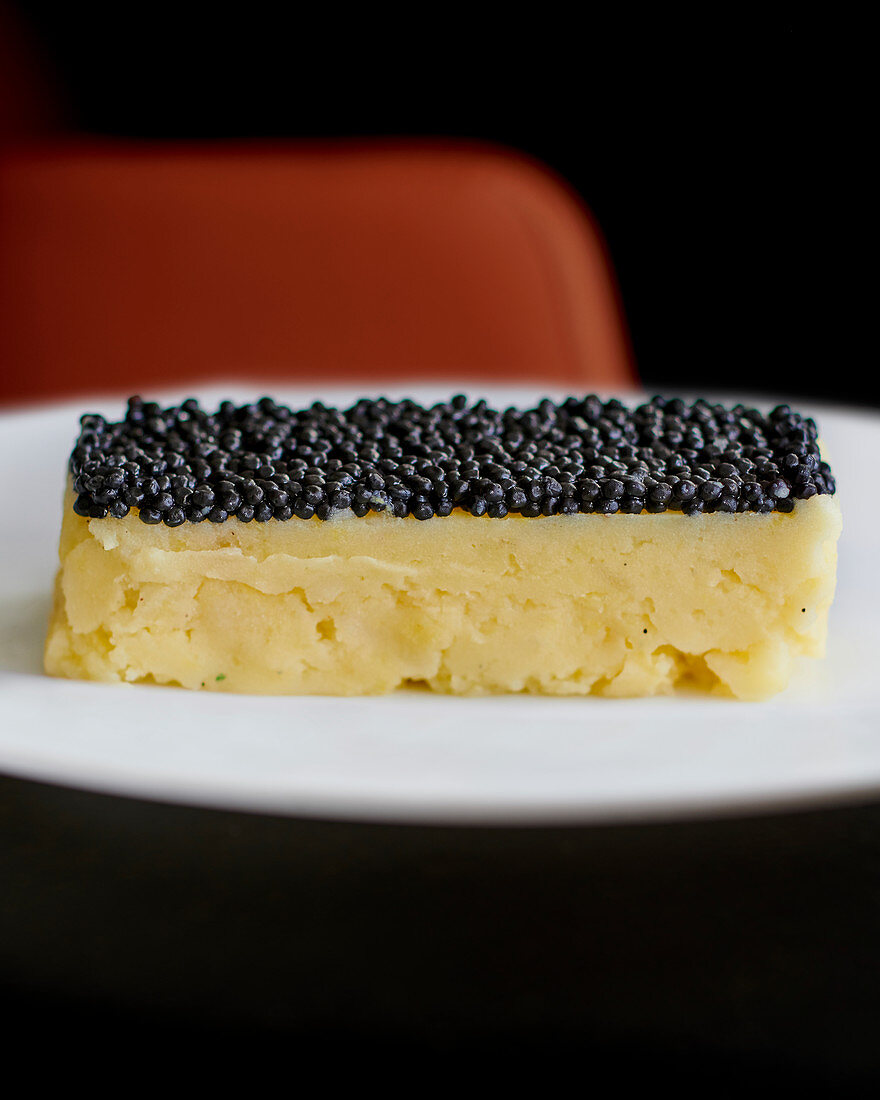 Mashed potatoes with caviar