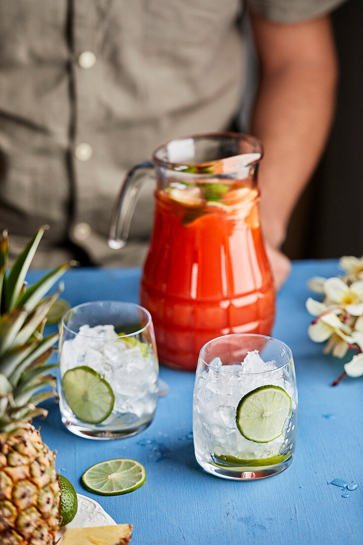 Ananas-Hibiskus-Cocktail