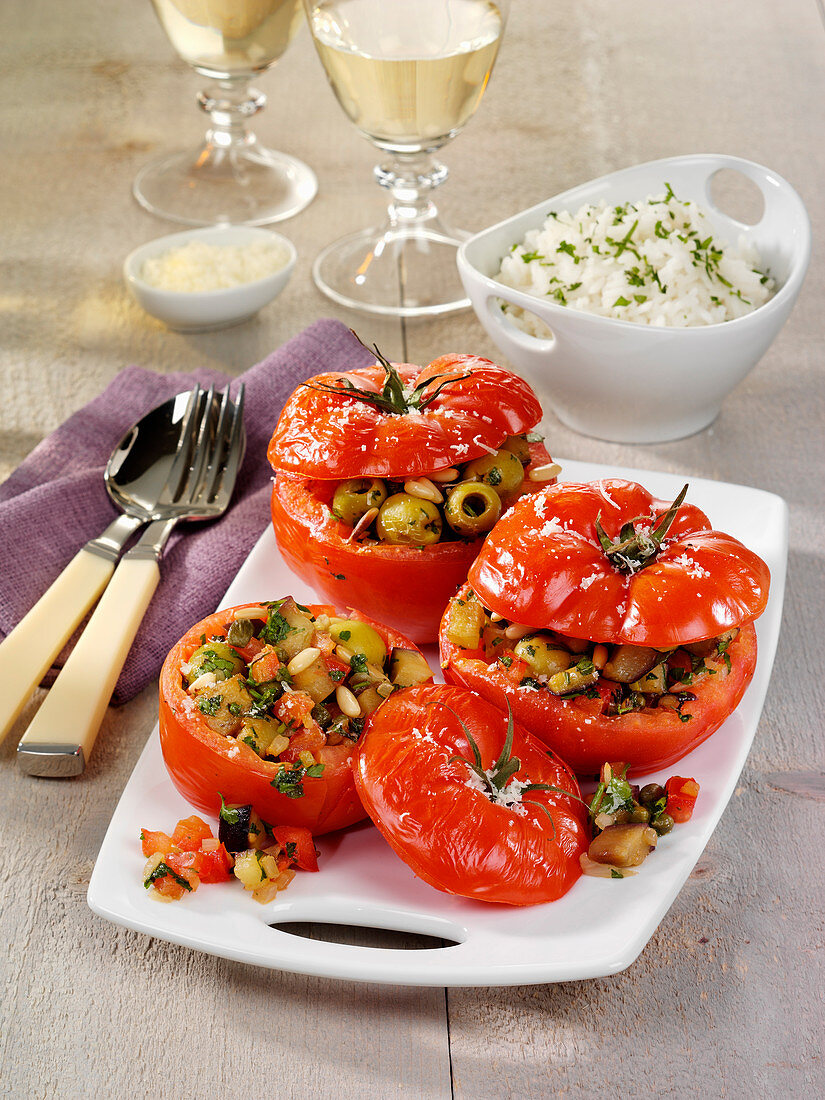 Stuffed tomatoes with a vegetarian filling