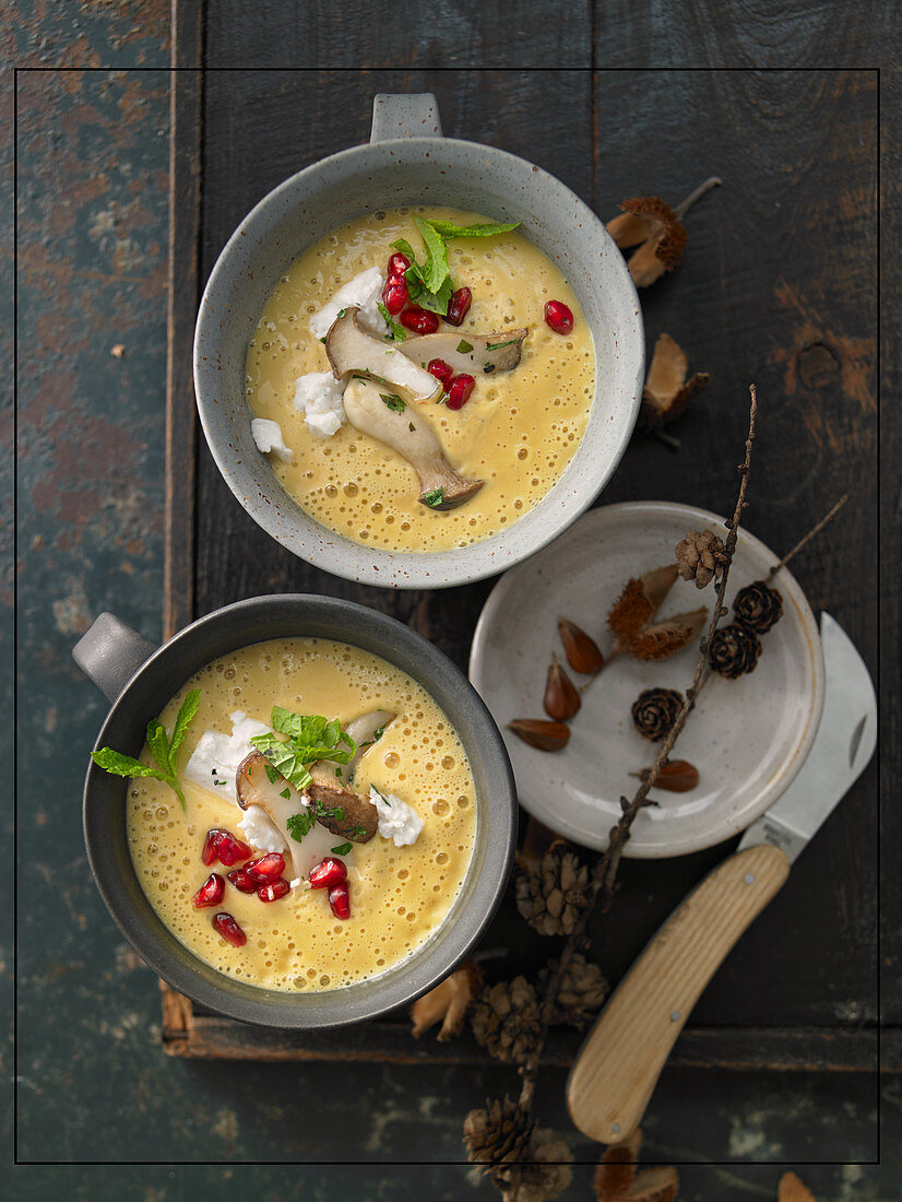 Cream of yellow lentil soup with roasted mushrooms