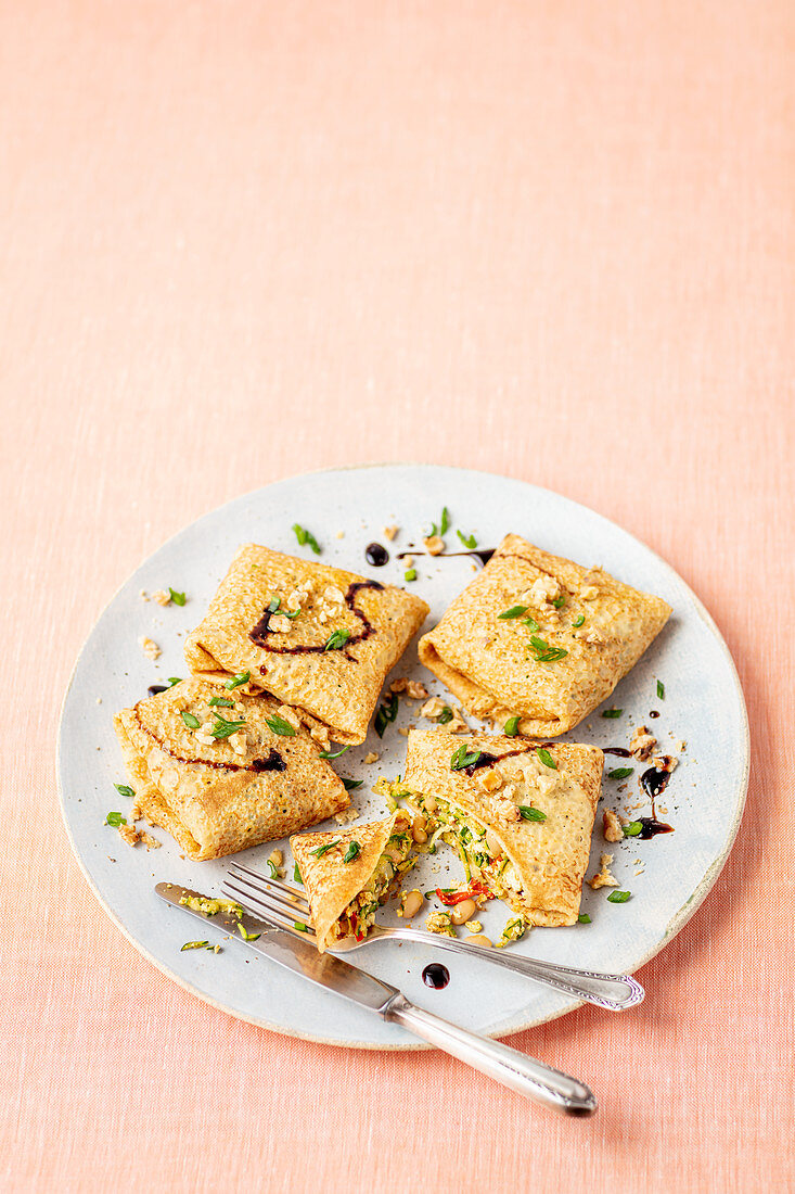 Crepes with white bean, courgette and tofu