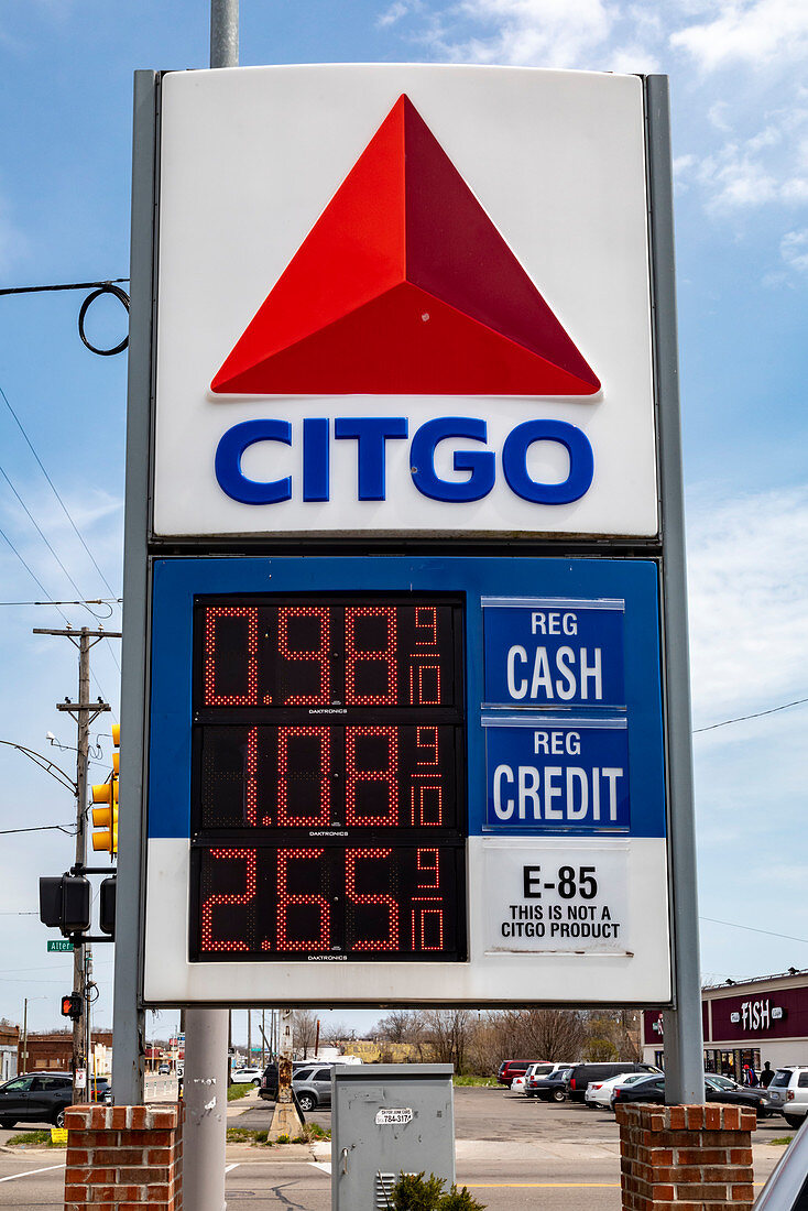 Gasoline price fall in Covid-19 outbreak