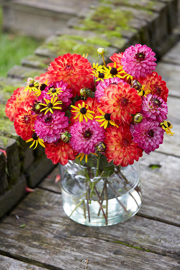 Dahlia bouquet