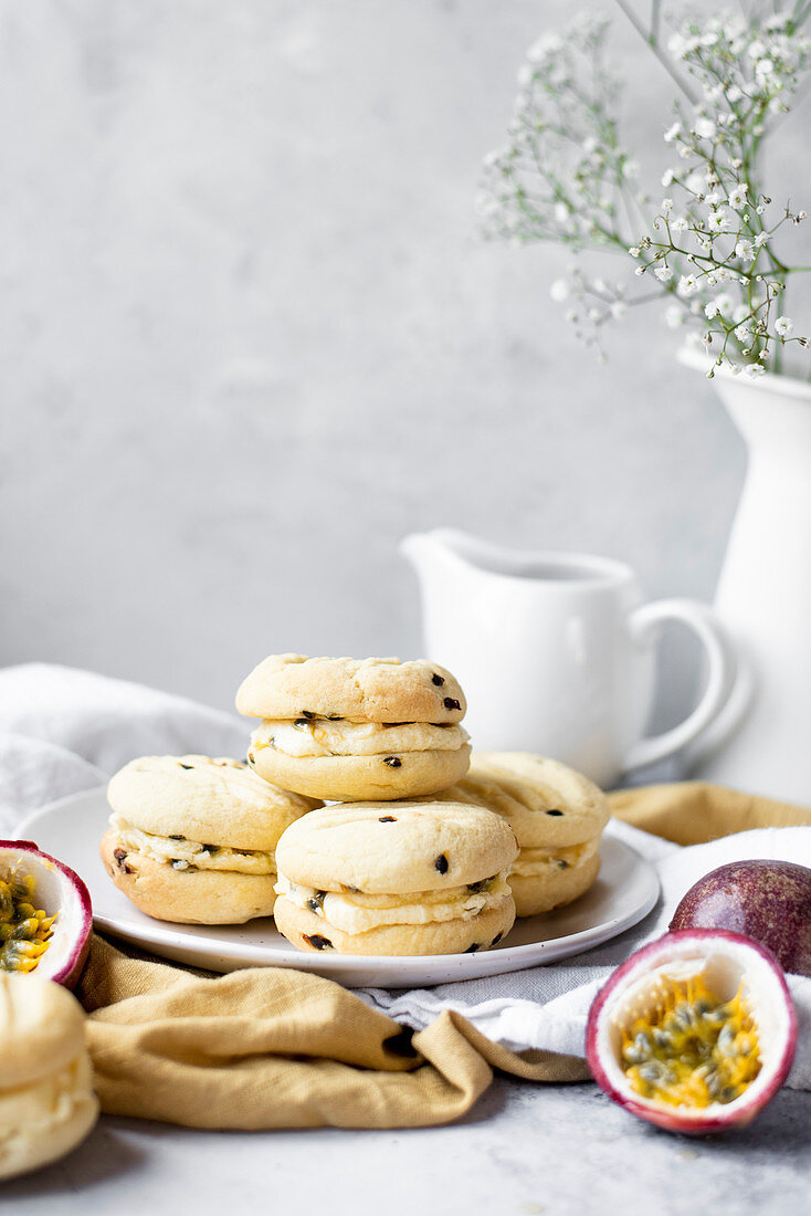 Sandwich-Cookies mit Passionsfruchtcreme