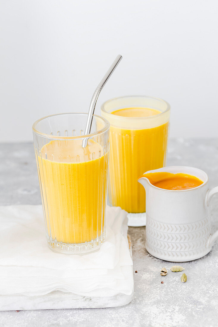 Made with Mango, Yogurt and Cardamom, this 3 ingredients smoothie is sweet, creamy and delicious.