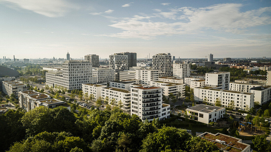 München und der Hirschgarten bei Sonne, Bayern, Deutschland