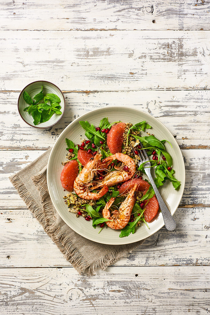 Riesengarnelensalat mit rosa Grapefruit