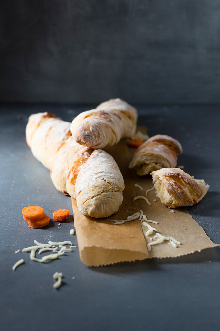 Root bread with carrots and mozzarella