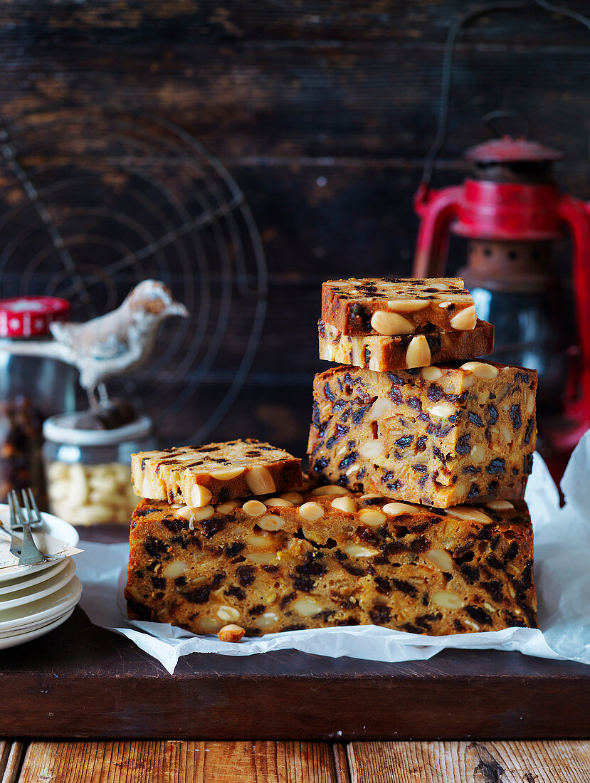 Golden almond cake