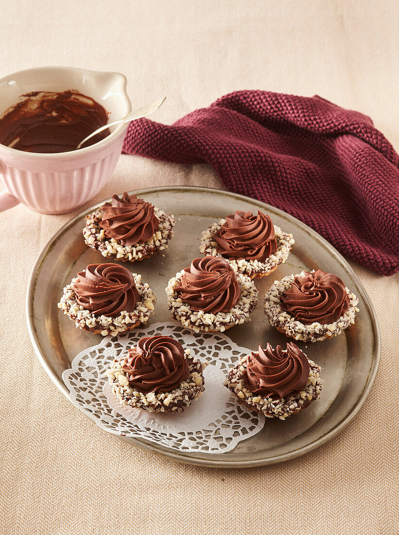 Tartlets with chocolate cream
