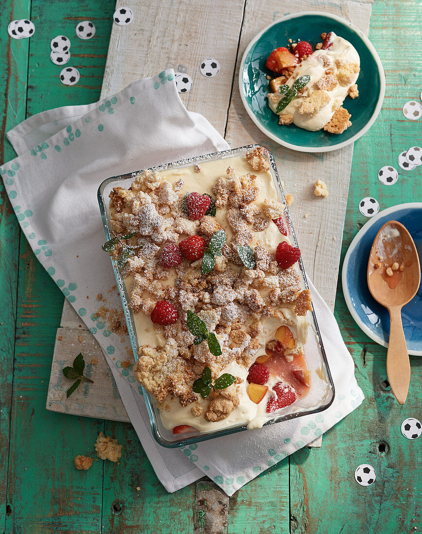 Summer crumble with nectarines
