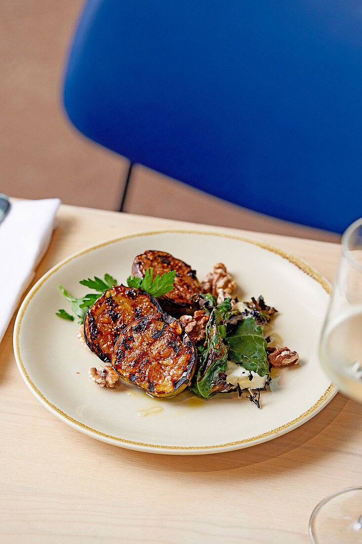 Grilled figs with feta, honey and walnuts