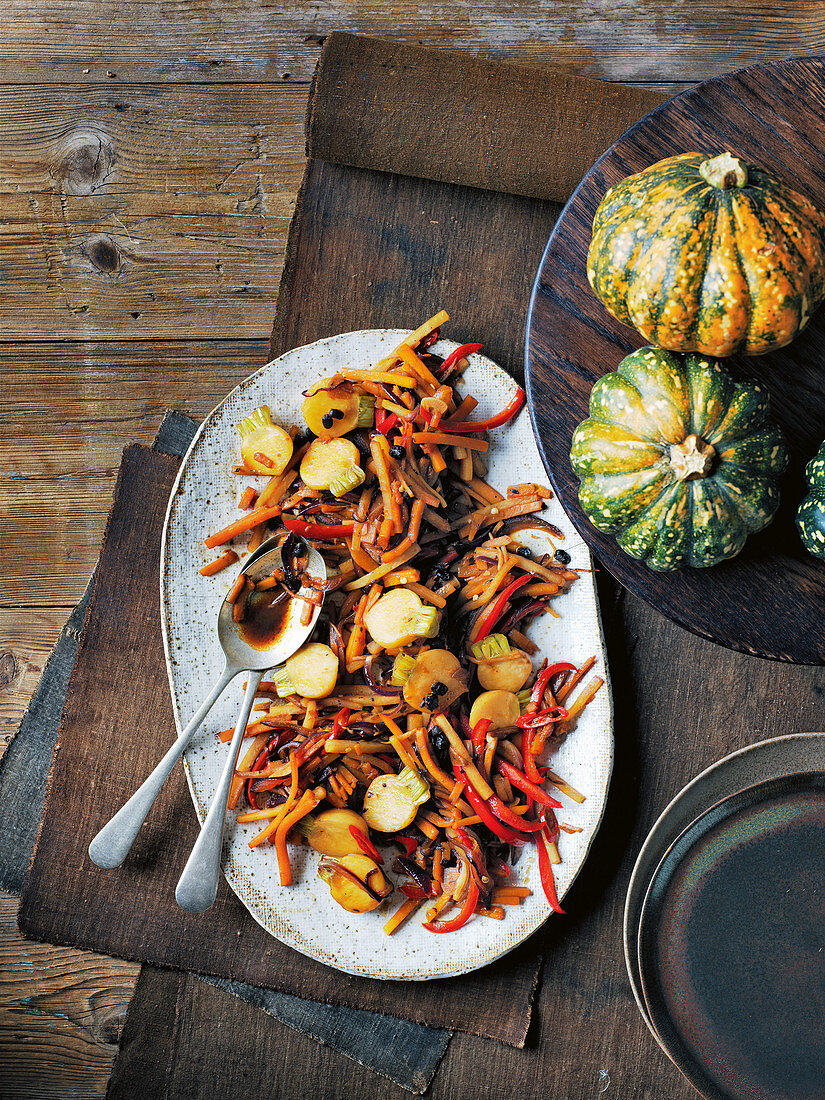 Stir-fried vegetables with black bean chilli