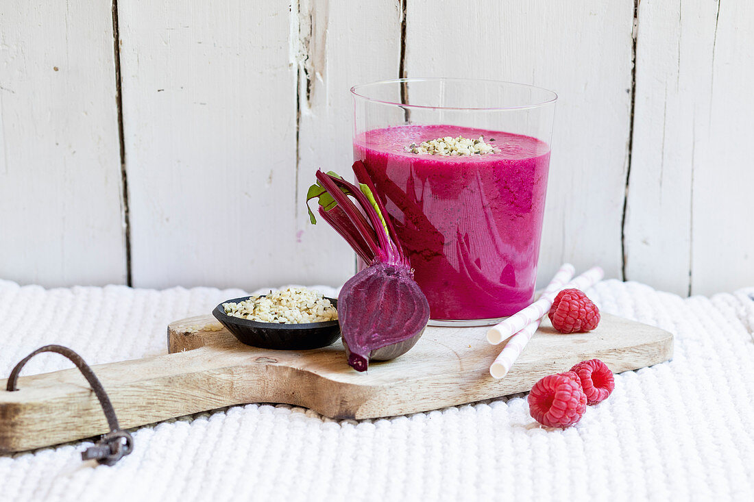 Beetroot and berry smoothie