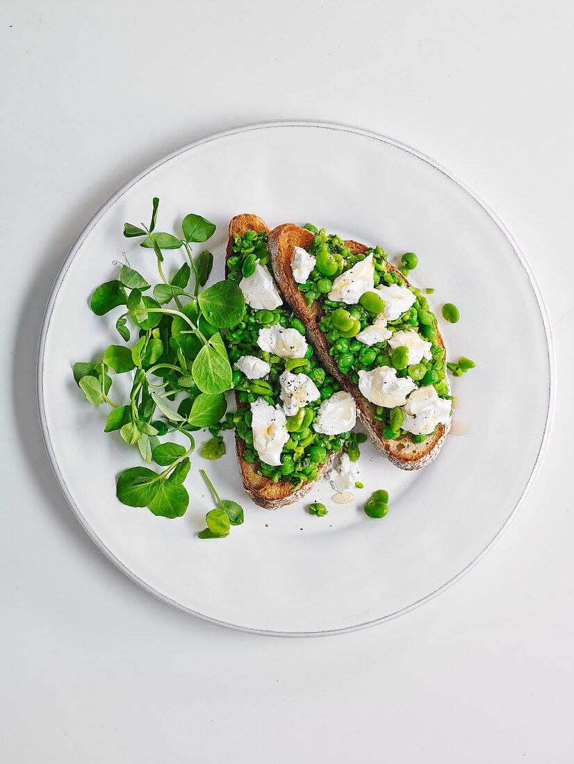 Ziegenkäse-Erbsen-Crostini