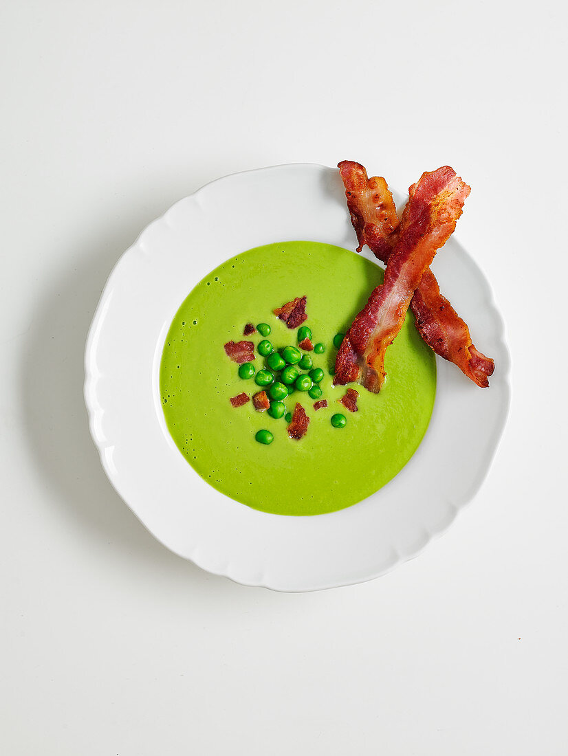 Pea Soup with crispy bacon