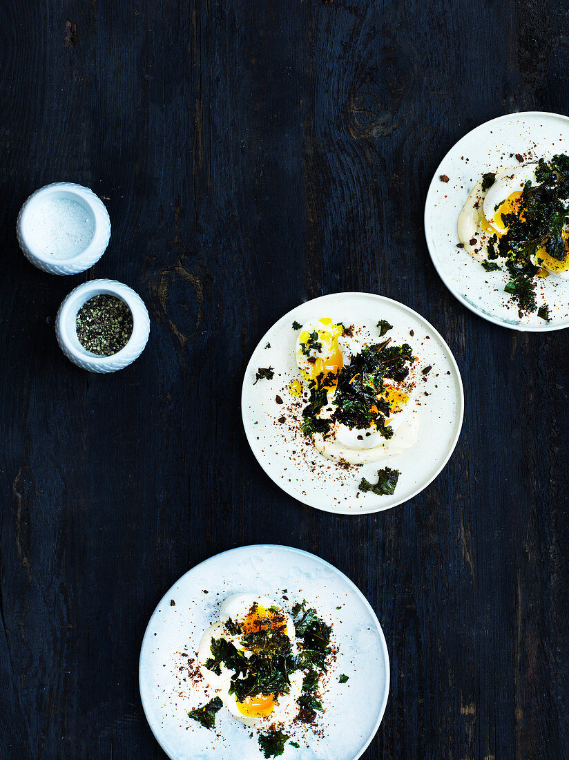 Poached eggs with truffle mayo and kale chips